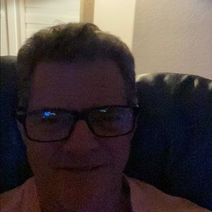 Meet your Posher, Derrick